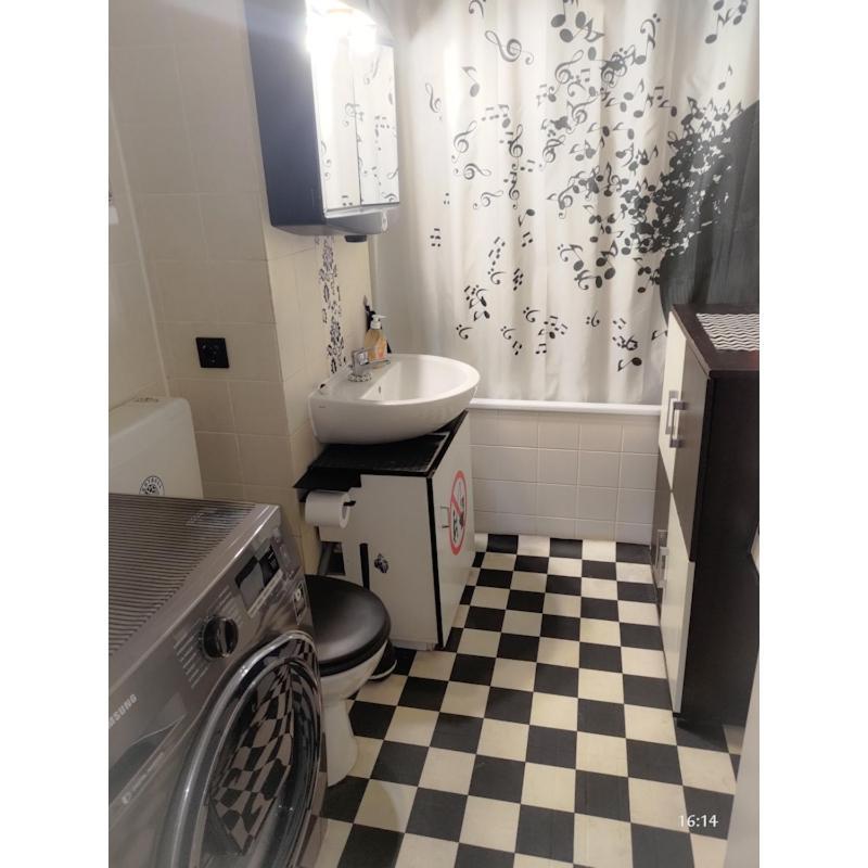 Good Located Apartment Subway U6 Wohnung Berlin Exterior foto